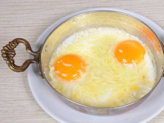 PEYNİRLİ YUMURTA